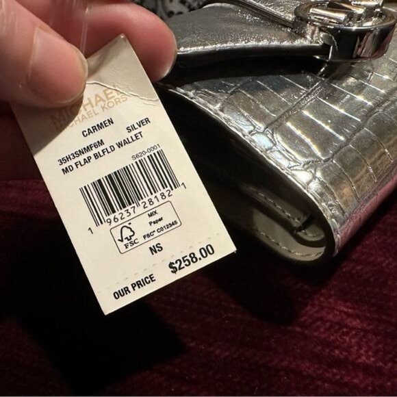 Michael Kors Carmen Silver Metallic Crocodile Embossed Leather Wallet MSRP $258 - Picture 3 of 5